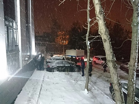 В нижегородской полиции проверят факт бросания снежков в журналистов у суда