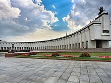 Дефиле барабанщиц, плац-концерт юнармейцев и кадет пройдет в Музее Победы