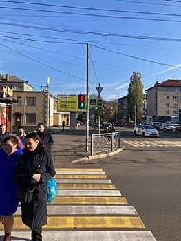 У сокращённого пешеходного перехода на Горького сломался светофор