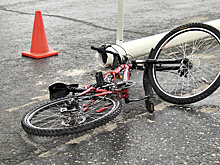 Пожилая жительница Ноябрьска на велосипеде столкнулась с иномаркой