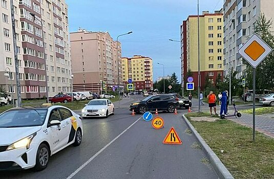 Паровозик машин: на Гагарина столкнулись легковушка, внедорожник и автобус