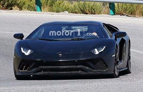 В Сеть попали шпионские снимки тестирования нового Lamborghini Aventador