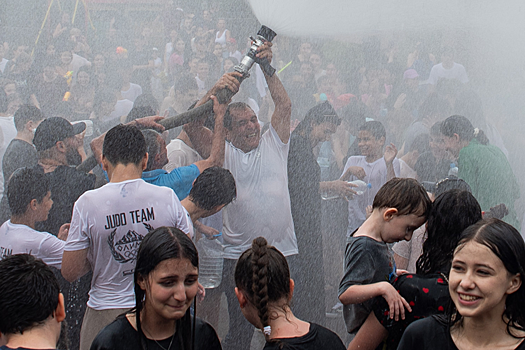 Что такое Вардавар и зачем в Кисловодске обливаются водой