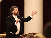 «Говорить мы можем на разных языках, но чувства — одни на всех». Известный дирижер — о том, где этим летом услышать классику