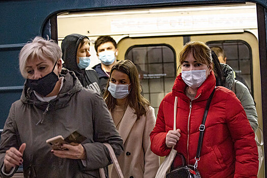 Ученые из ВШЭ выяснили, что запугивание смертями не влияет на желание людей носить маски