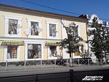 В Казани разрисовали дом, в окнах которого можно увидеть быт людей XIX века