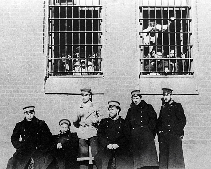  Вместо этих двух СИЗО построят тюремный комплекс, отвечающий современным международным нормам, добавил Максименко. На фото: Бутырская тюрьма в Москве, 1902 год