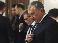 Сечин покинул совет директоров Санкт-Петербургской международной товарно сырьевой биржи