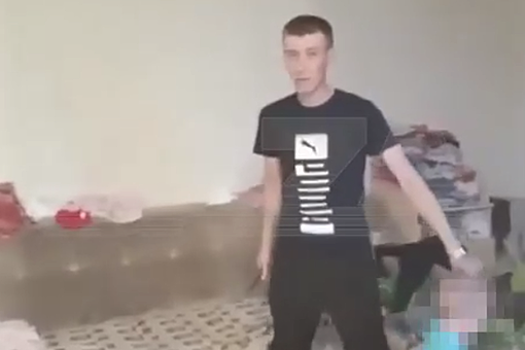 В Ревде многодетный отец на глазах у детей угрожал ножом их матери