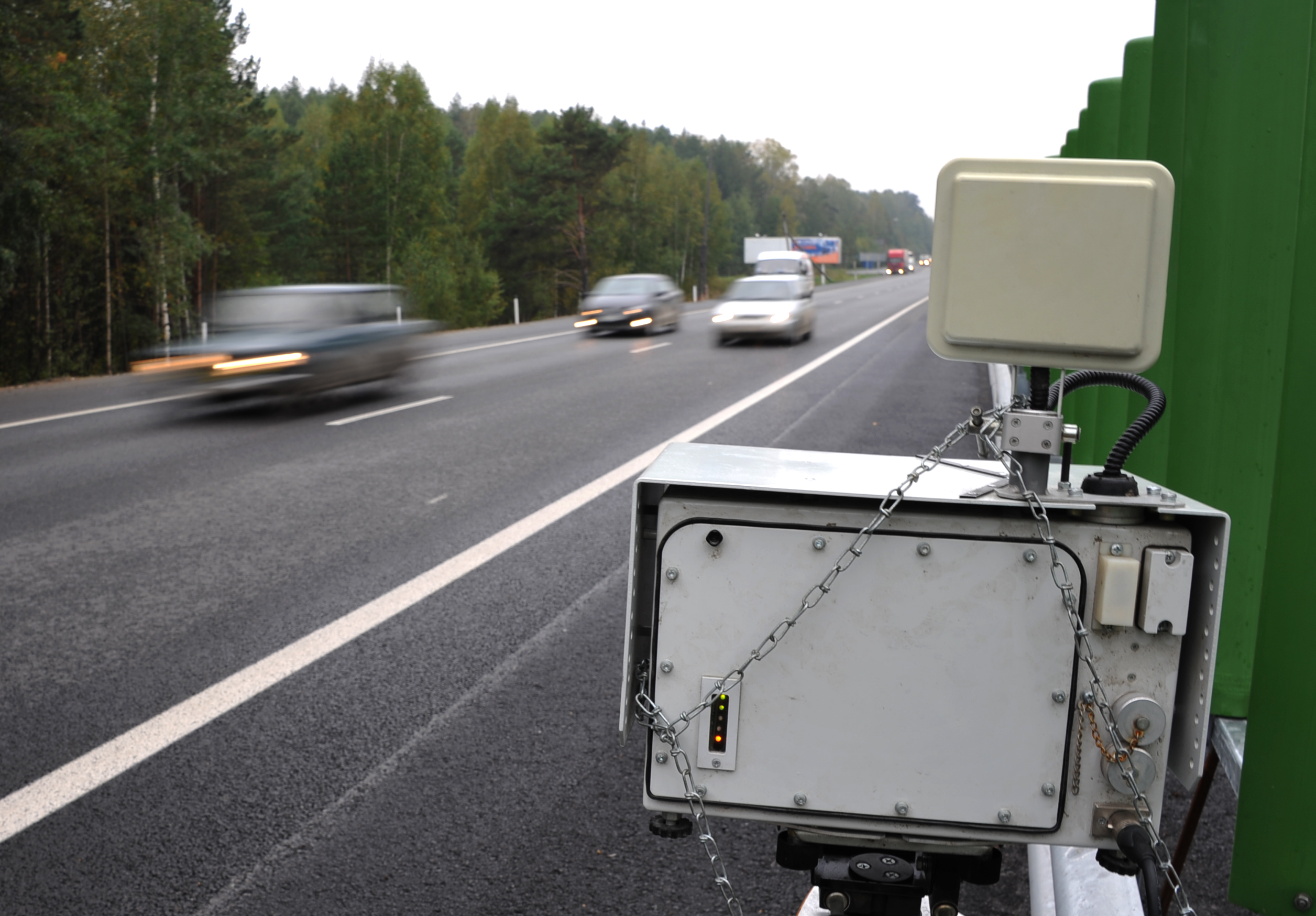 отслеживать камеры на дорогах. дорожные камеры видеонаблюдения. комплекс фотовидеофиксации скат. камера отслеживает машины. камеры видеонаблюдения цодд.