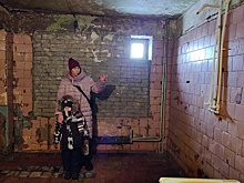 В Ачинске власти не расселяют ветхий дом, считая, что у жильцов все нормально