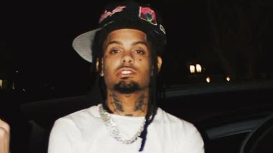 Рэпер Smokepurpp едва не лишился штанов во время концерта в Москве: видео