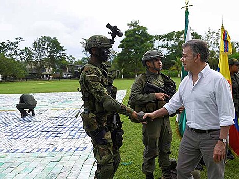 Мадуро посоветовал президенту Колумбии глотать кокаин
