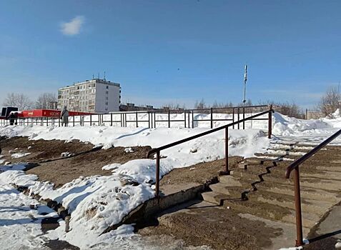 Синий забор демонтировали возле бывшего Лопатинского рынка в Нижнем Новгороде