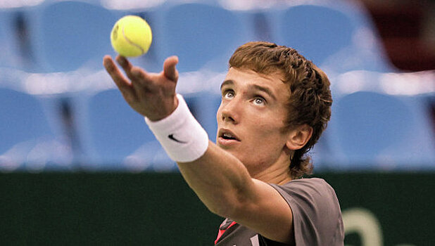 Кузнецов вышел в четвертьфинал турнира в Женеве