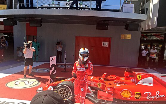 На болиде Феттеля сменили двигатель перед квалификацией "Гран-при Испании"