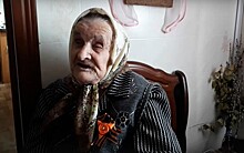 Видео: 96-летняя рязанка в День Победы спела для гостей
