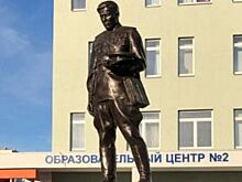 В микрорайоне Парковый в Челябинске появился первый памятник