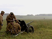 «Марш Кремлевских курсантов» завершился исторической реконструкцией боев 1941 года