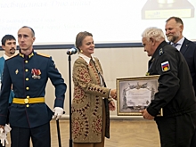 Анна Цивилева вручила награды «Отец Героя»  и премию «Окопная свеча»