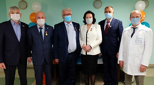 Правительство РФ наградило четырех врачей Свердловского онкодиспансера