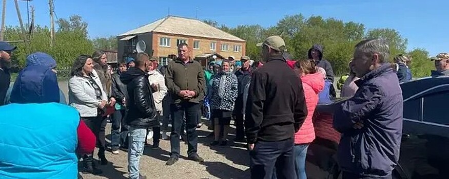 Мобильная приёмная губернатора Алтайского края Томенко начала работу