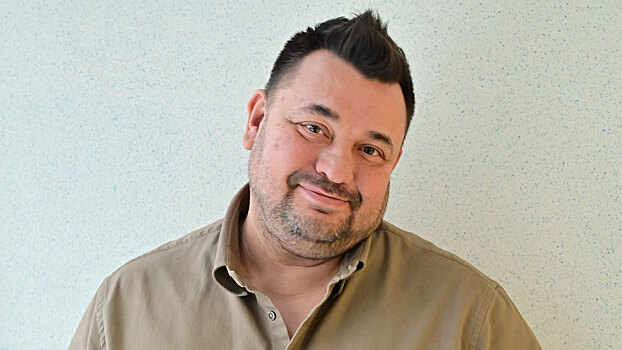 Сергей Жуков стал Дедом Морозом в клипе на песню «Новый год»