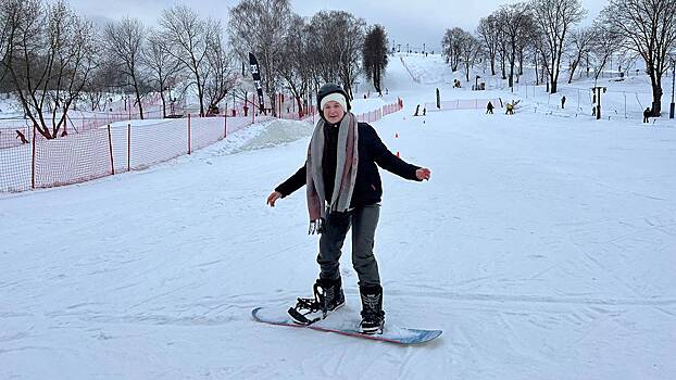 «Нажимай на пятки и держи спину ровно!»: как научиться кататься на сноуборде в Москве