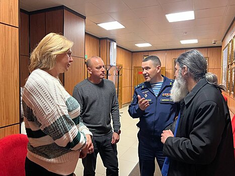 Пушкинский депутат посетил госпиталь для военных и передал необходимые вещи