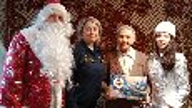 Сотрудники исправительной колонии №7 УФСИН России по Ивановской области поздравили ветерана Великой Отечественной войны с наступающим Новым годом