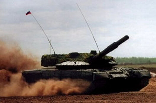 Новая партия: фото прибывших в Алжир танков Т-90СА появилось в Сети