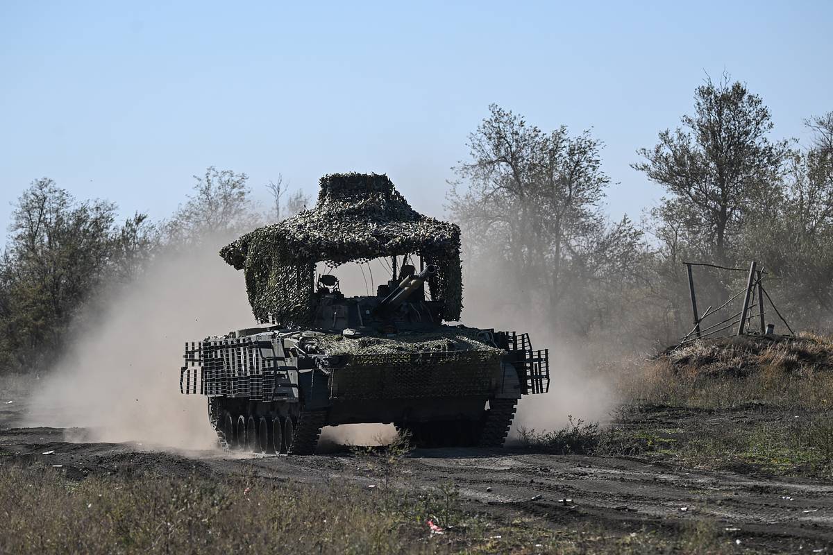Новую партию БМП-3 с мангалами и накидками поставили в войска