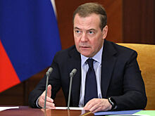 Медведев пригрозил Европе и США гиперзвуковыми ударами