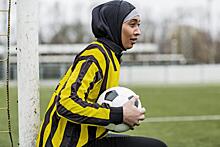 Министр гендерного равенства Франции потребовала отменить запрет на игру в футбол в хиджабе: Новости ➕1, 10.02.2022