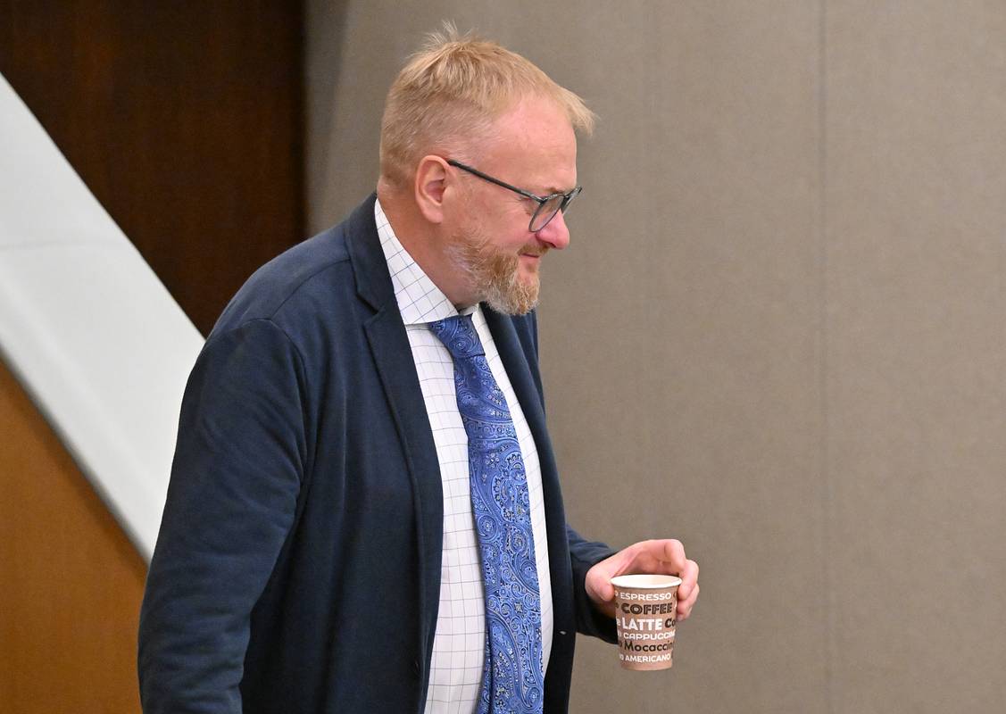 Милонов нагрянул в нелегальный бордель