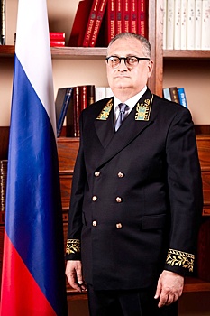 Чрезвычайный и полномочный посол РФ в КНР Игорь Моргулов поздравил читателей "ДК" с 80-летием Победы