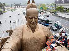 Турист испражнился у объекта культурного наследия и вызвал гнев в сети