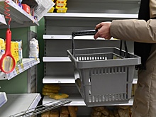 В Петербурге артист балета начал стрелять в магазине и плюнул в сотрудниц