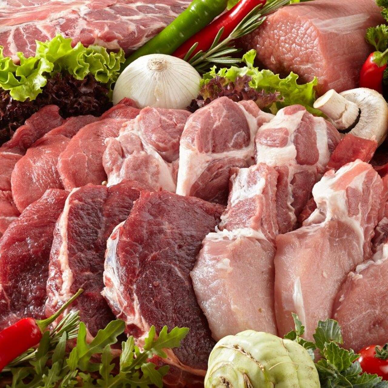 Ассортимент баранина. Мясо. сырое мясо. мясо ассорти на белом фоне. баранина на белом фоне.