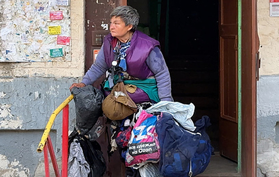 Уфимская пенсионерка превратила квартиру в свалку и чуть не погибла