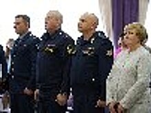 Руководитель пенитенциарного ведомства Владимирской области Александр Шек и начальник ВЮИ ФСИН России Алексей Кочетов поздравили с Днем учителя руководство и педагогический состав школы № 23 г. Коврова