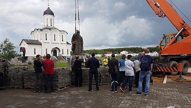 Первый в РФ памятник Ивану III установили под Калугой