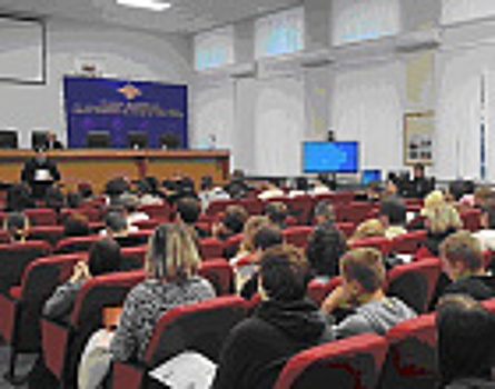 Обучающиеся 9-10-11-х классов посетили УВД по Зеленоградскому АО