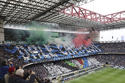 Фанаты «Интера» устроили мощный перформанс команде перед матчем с «Торино»