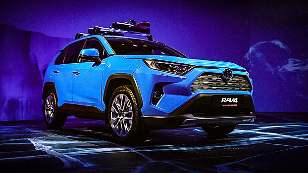 10 фото с российской премьеры нового Toyota RAV4