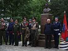 В Старой Руссе открыли бюсты погибшим в Аргунском ущелье бойцам