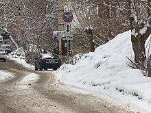 Узкая проезжая часть на ул. Пушкина осложняет жизнь пешеходам