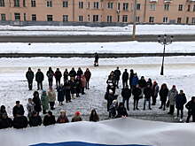 Zа мир: в Ижевске прошел флешмоб в поддержку спецоперации по защите мирного населения ДНР и ЛНР