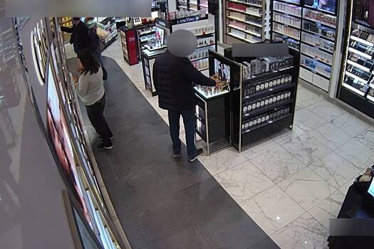 Сибиряк украл из магазина аэропорта помаду и нарвался на уголовное дело