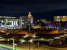 Ландшафтное освещение появилось на площади Евразии у Киевского вокзала